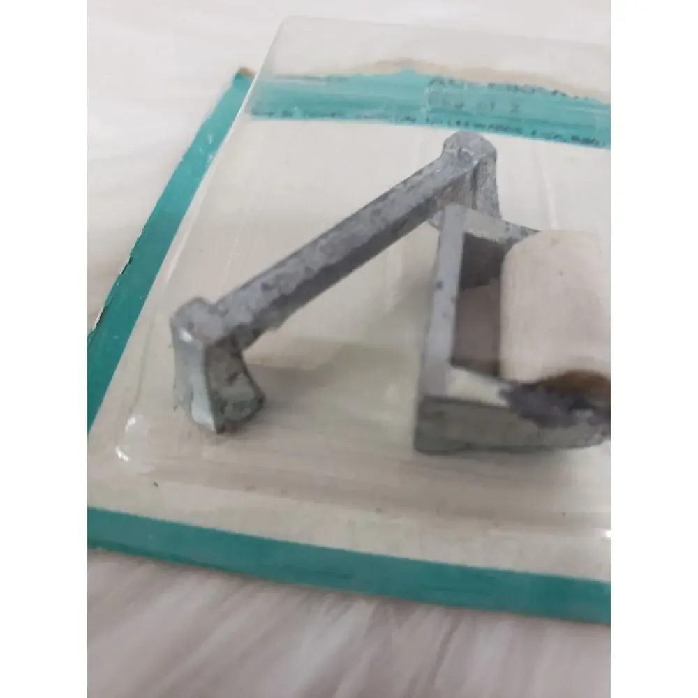 NEW Vintage Leewards Miniature Toilet Paper And Towel Rack Holder Set Doll house